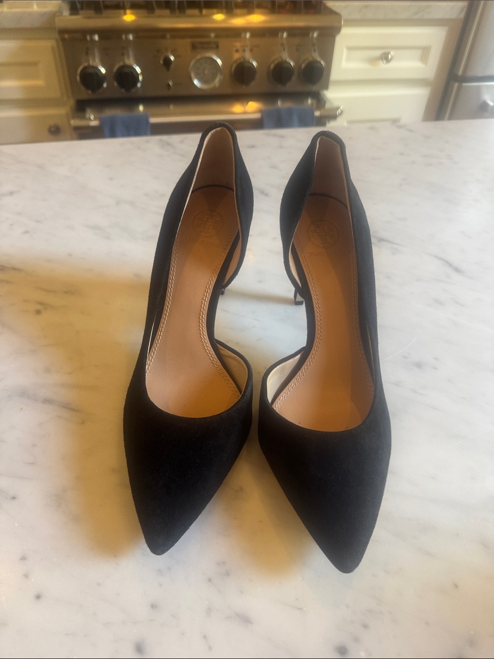 Brand New Tory Burch Pumps - Women. Size 8.5 Classic